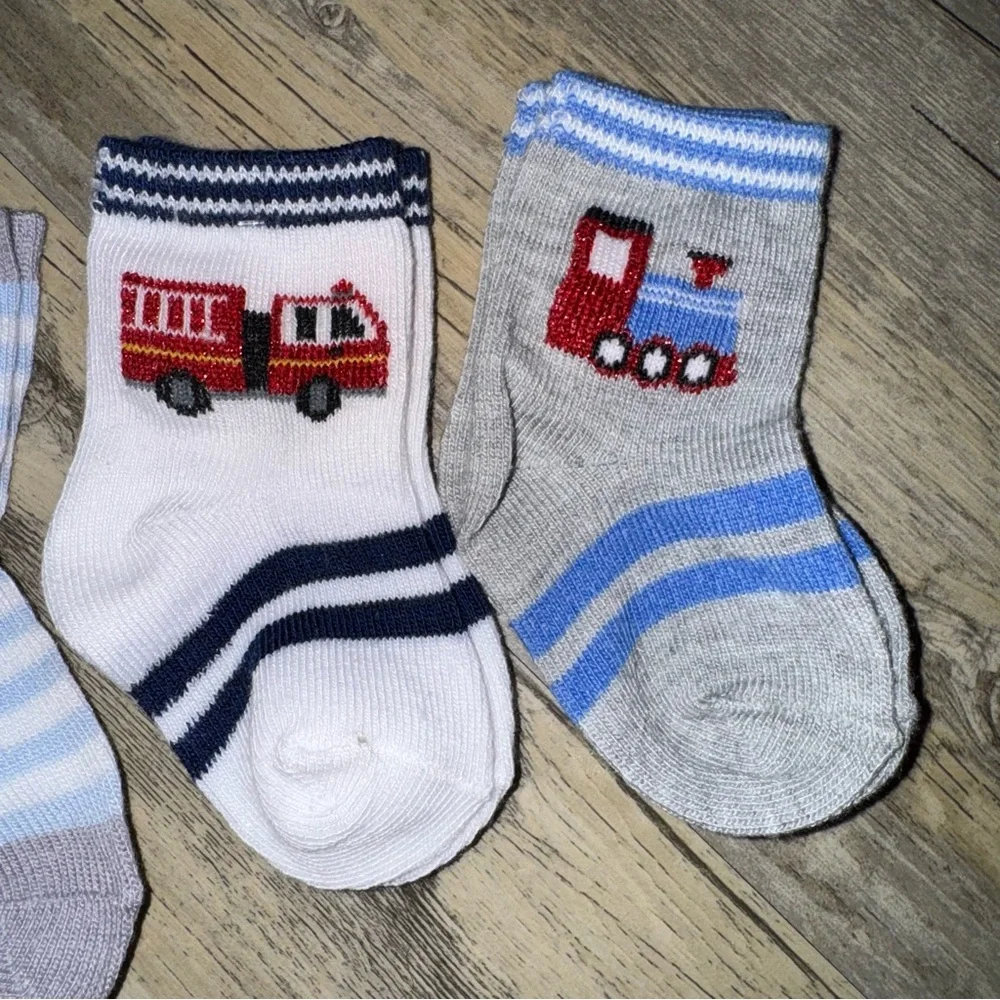 ☀️6/$20☀️ Baby Boy Socks Set
